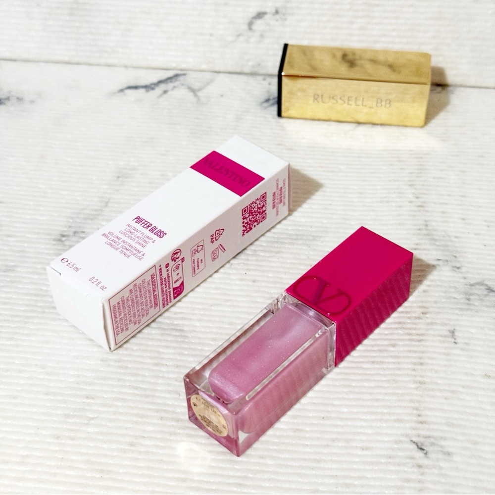 Valentino Puffer Lip Gloss: #300R In My Glowing Era (Soft Pink Shimmer) - Picture 7 of 10